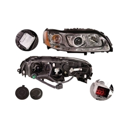Světlomet pravý VOLVO V70 (P80), 06.04-03.07, VOLVO S60 (RS/P24), 03.04-03.10 OE 31111181, 30698571